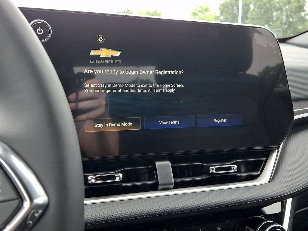 New 2026 Chevrolet Equinox LT w/ Safety and Technology Package AWD/4WD image 12