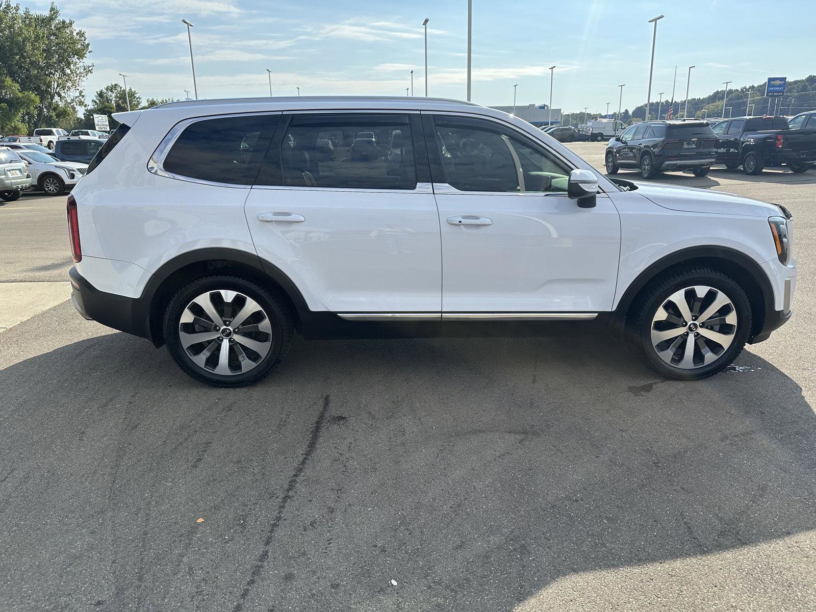 Used 2021 Kia Telluride EX w/ EX Premium Package image 8