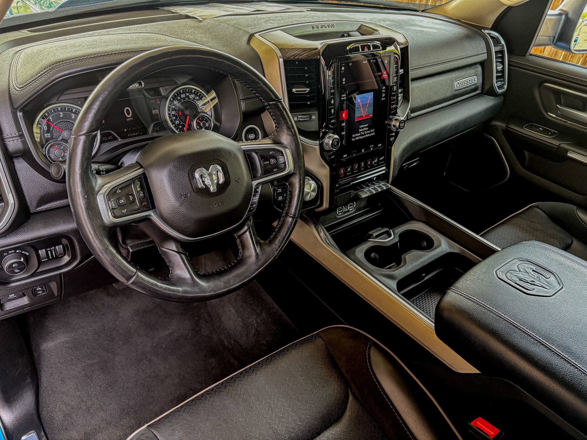 Used 2020 RAM 1500 Laramie AWD/4WD image 18