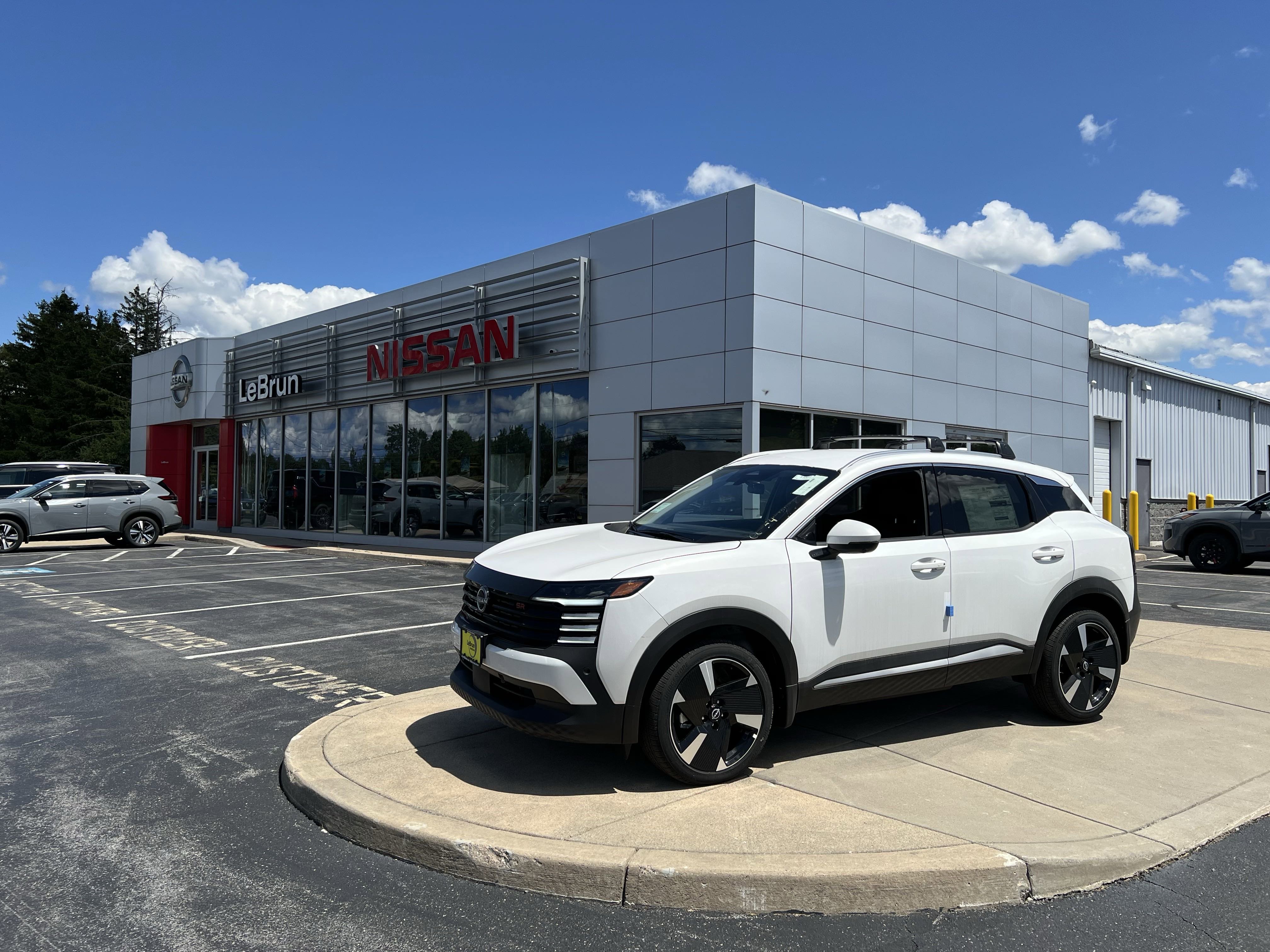 New 2025 Nissan Kicks SR