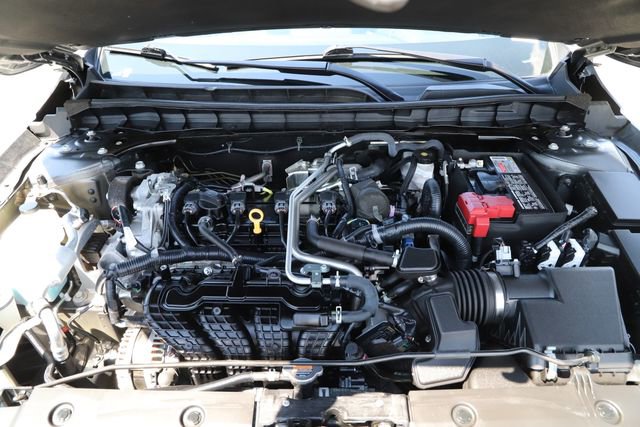 Used 2025 Nissan Altima 2.5 SV FWD image 3