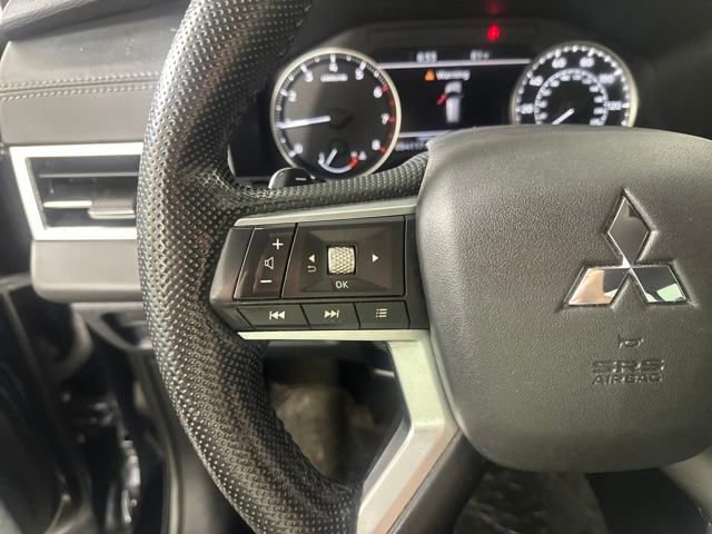 Used 2022 Mitsubishi Outlander SE image 15