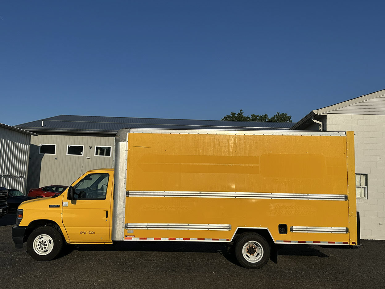 Used 2022 Ford E-350 and Econoline 350 Super Duty RWD image 6