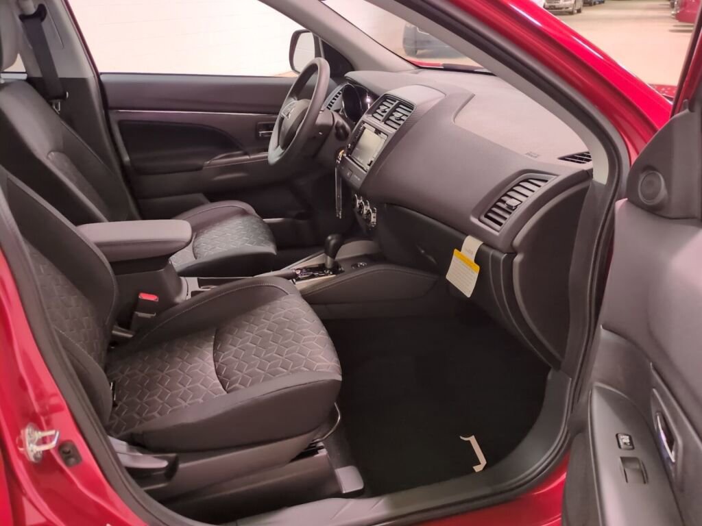 New 2025 Mitsubishi Outlander Sport ES image 10