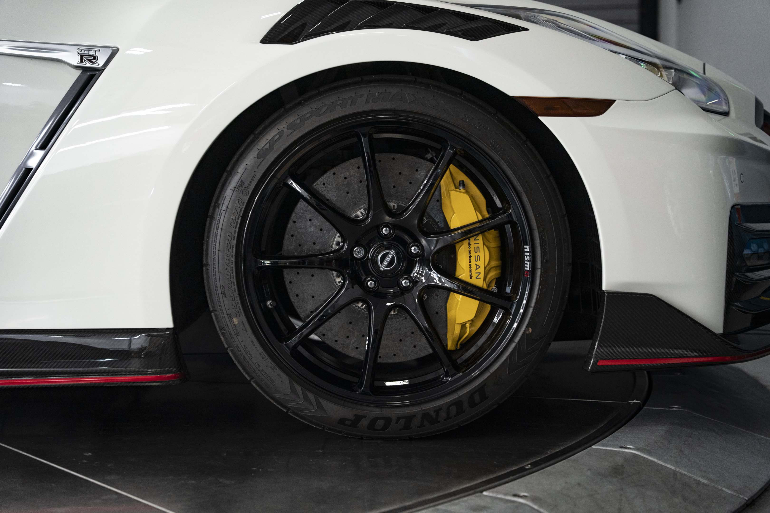 Used 2024 Nissan GT-R NISMO w/ Floor Mat Package AWD/4WD image 30