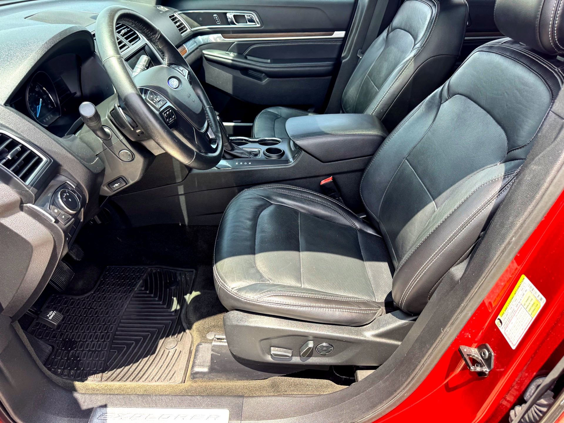 Used 2017 Ford Explorer Limited w/ Equipment Group 301A FWD image 13