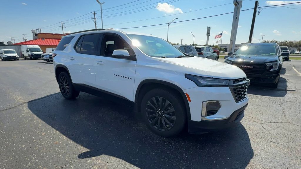 Used 2023 Chevrolet Traverse RS AWD/4WD image 2