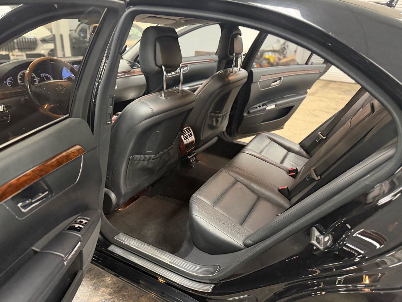 Used 2010 Mercedes-Benz S 550 4MATIC image 39