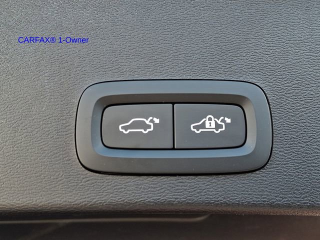 Certified 2023 Volvo XC40 B5 Plus w/ Protection Package Premier image 32