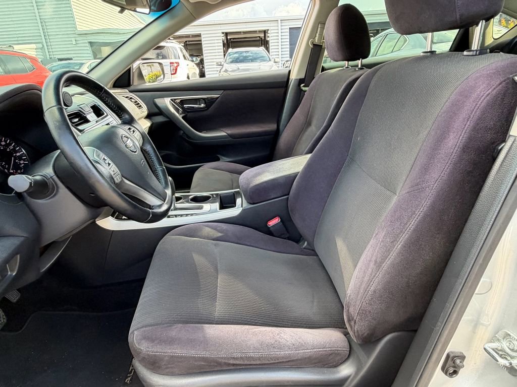 Used 2013 Nissan Altima 2.5 SV FWD image 10