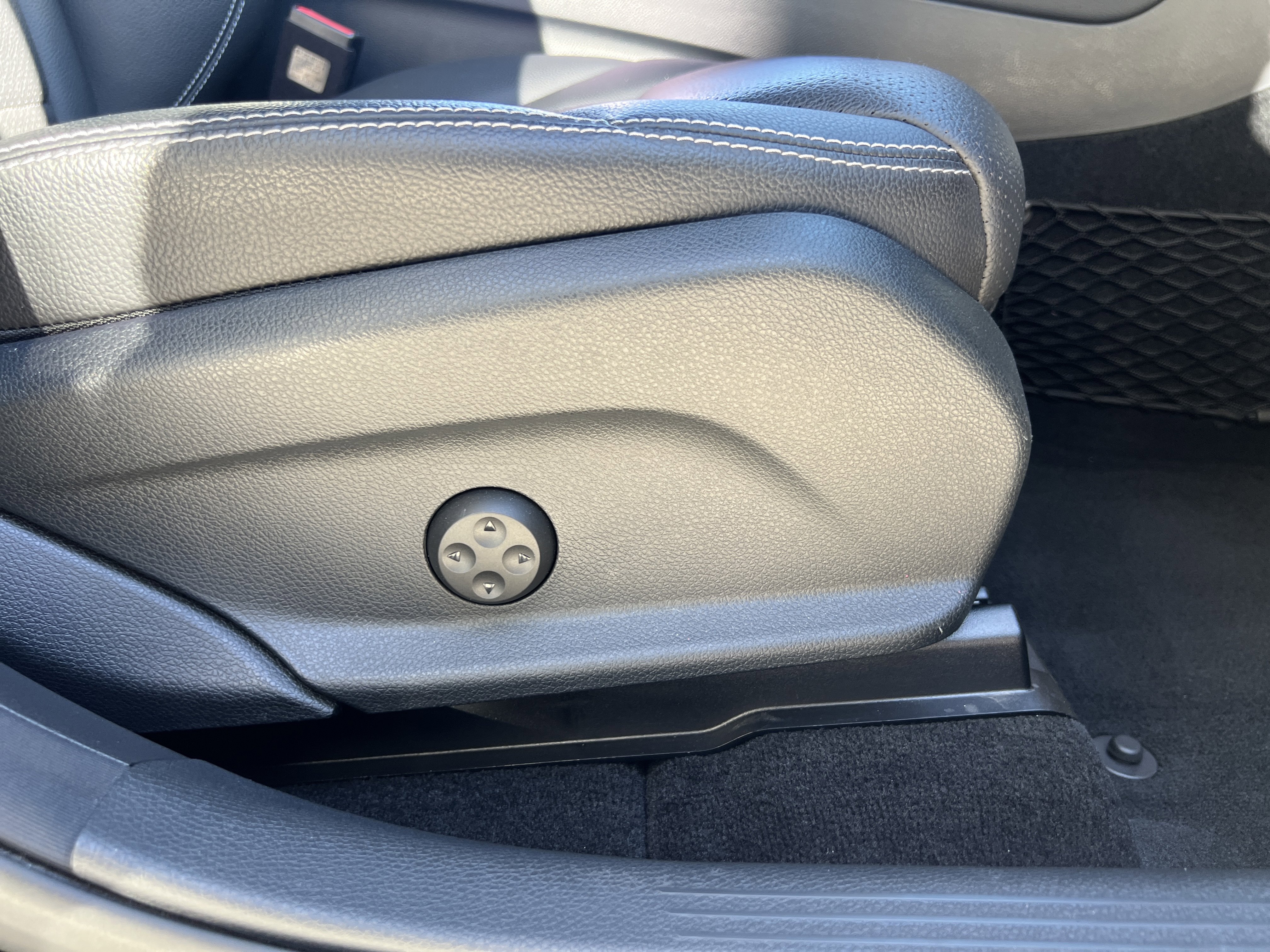 Used 2019 Mercedes-Benz GLC 300 4MATIC Coupe image 28