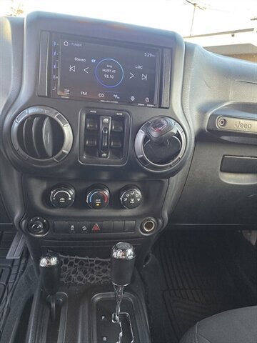 Used 2018 Jeep Wrangler Unlimited Sport S AWD/4WD image 17