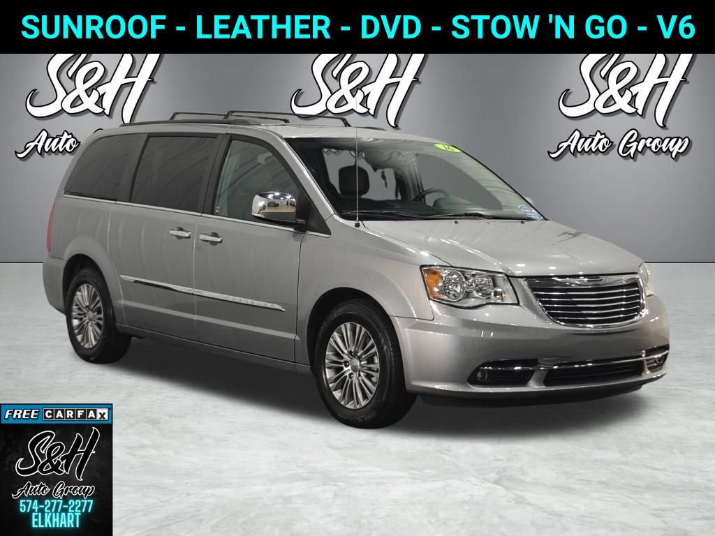 Used 2016 Chrysler Town & Country Touring-L FWD image 1