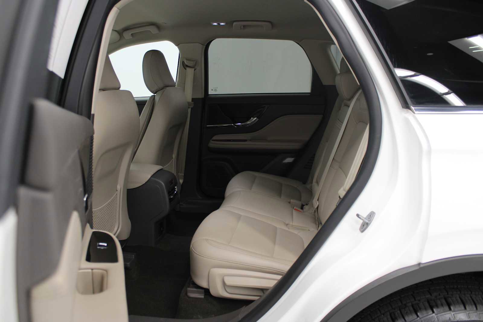 Used 2022 Lincoln Corsair AWD w/ Equipment Group 101A image 39