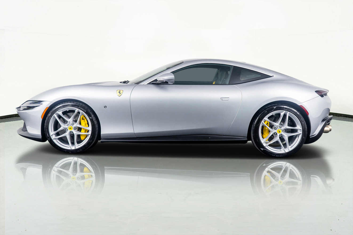 Used 2022 Ferrari Roma image 17