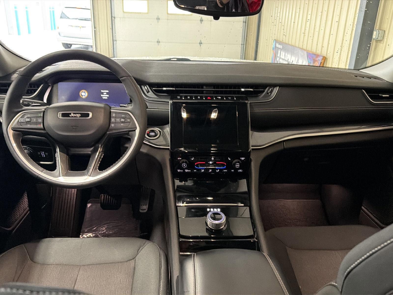 Used 2023 Jeep Grand Cherokee L Laredo w/ Luxury Tech Group I image 22
