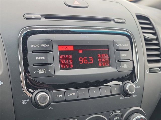 Used 2017 Kia Forte LX image 27