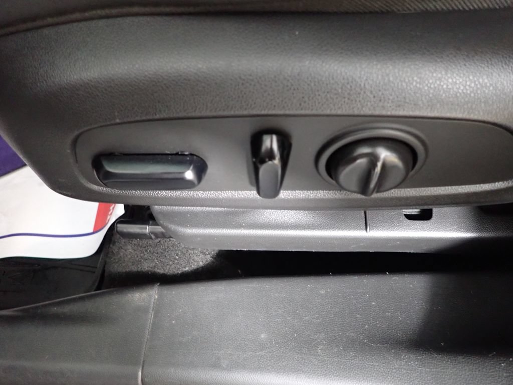 Used 2021 Buick Encore GX Essence AWD/4WD image 22