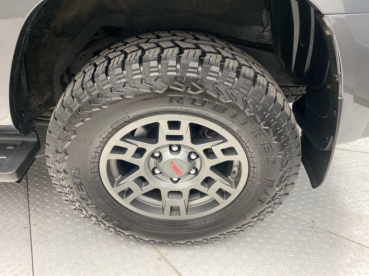 Used 2020 Toyota 4Runner TRD Off-Road Premium w/ Moonroof Package AWD/4WD image 10