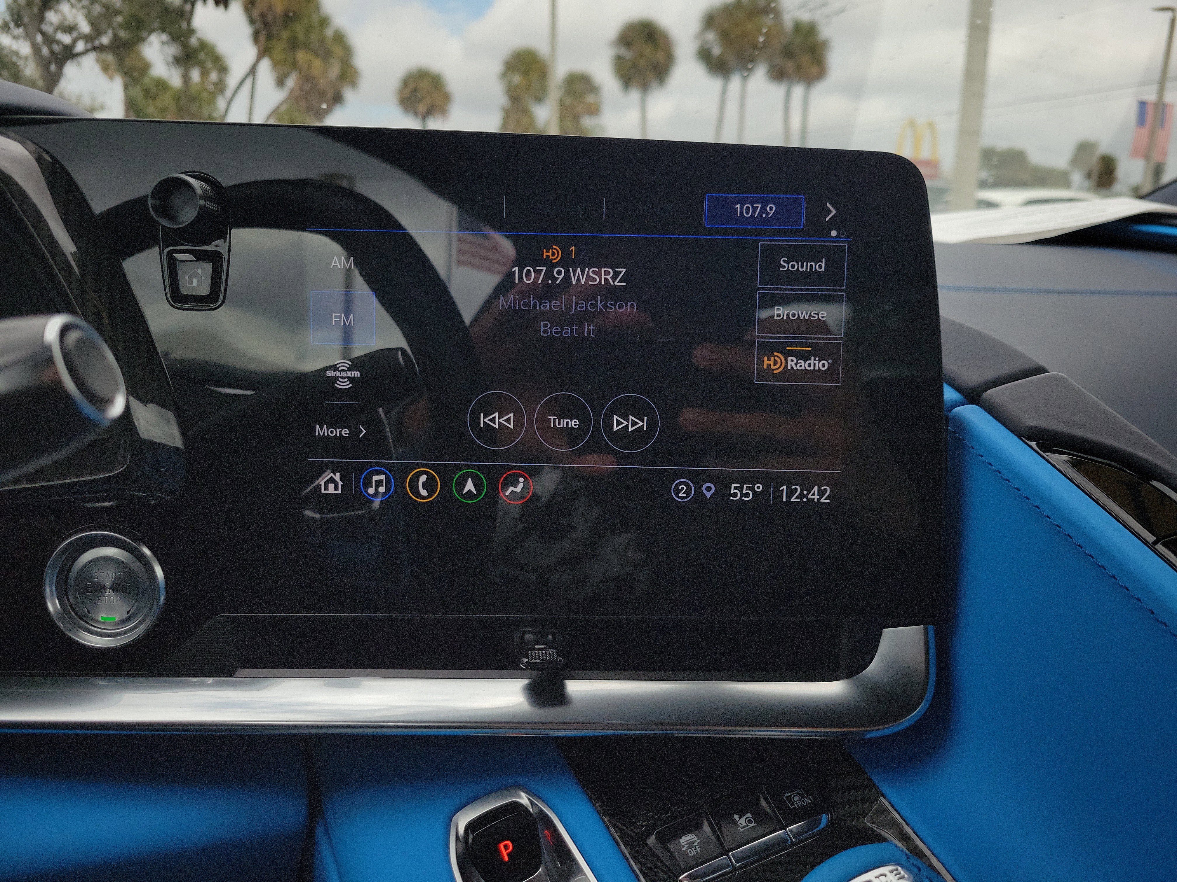 Used 2021 Chevrolet Corvette Stingray Premium Cpe w/ Z51 Performance Package image 17