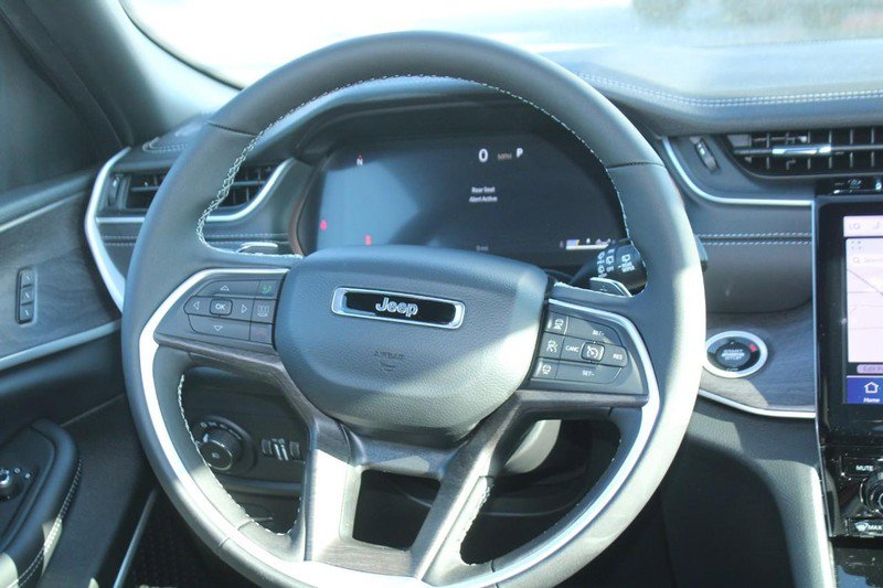 New 2025 Jeep Grand Cherokee Limited image 6