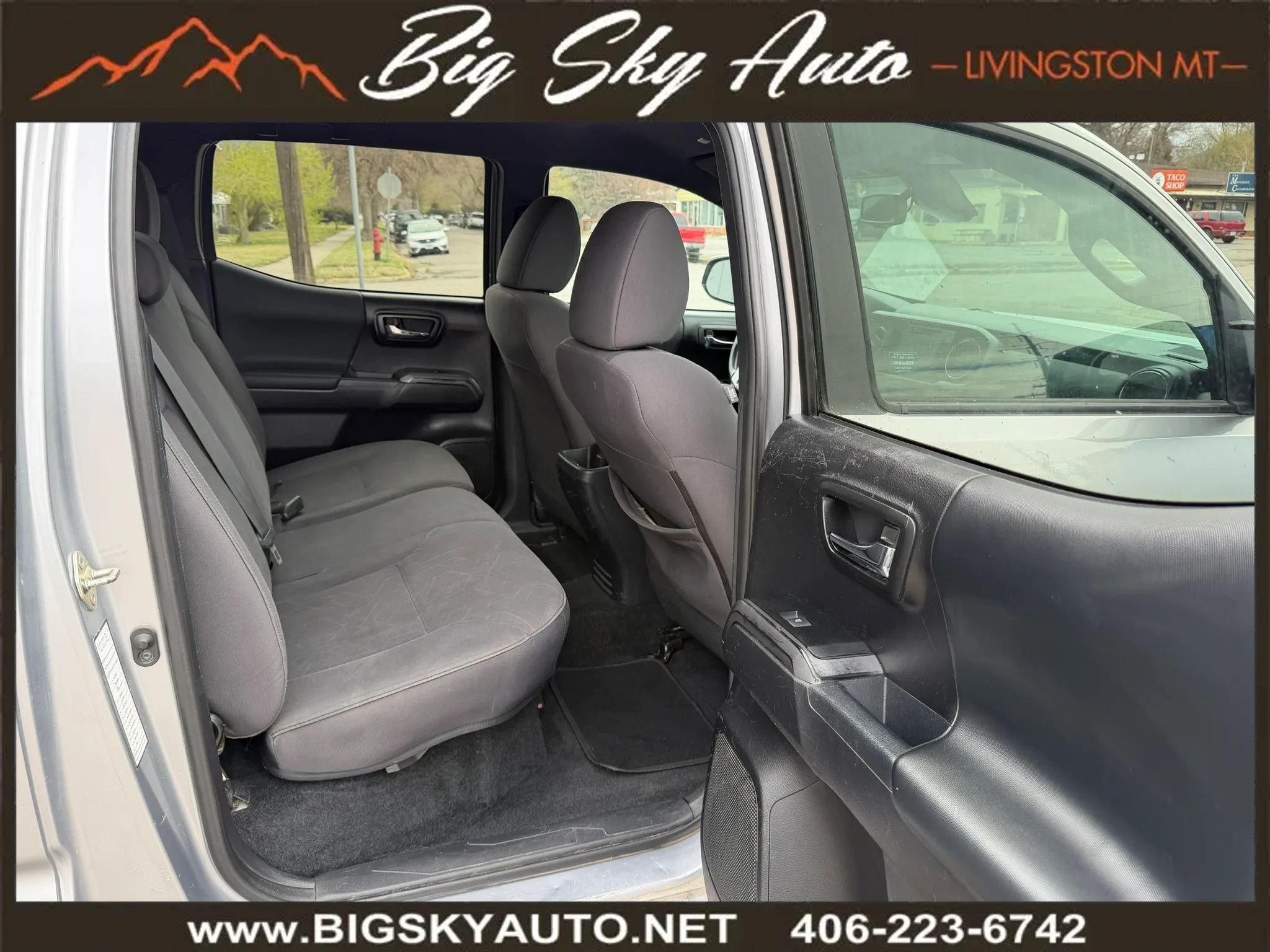 Used 2019 Toyota Tacoma TRD Off-Road w/ Technology Package AWD/4WD image 23
