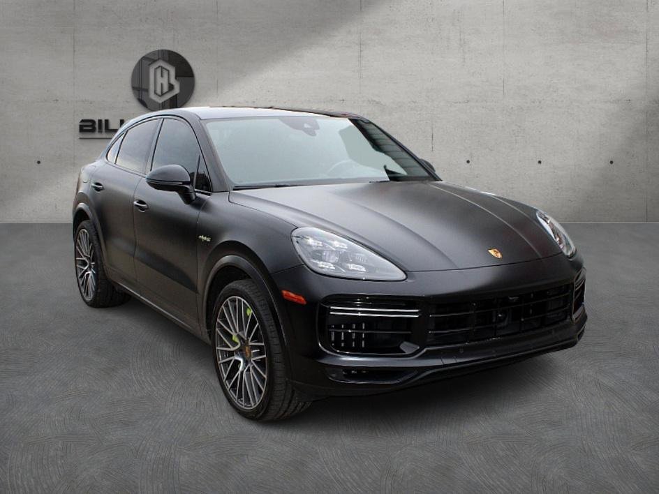 Used 2020 Porsche Cayenne Turbo S image 3