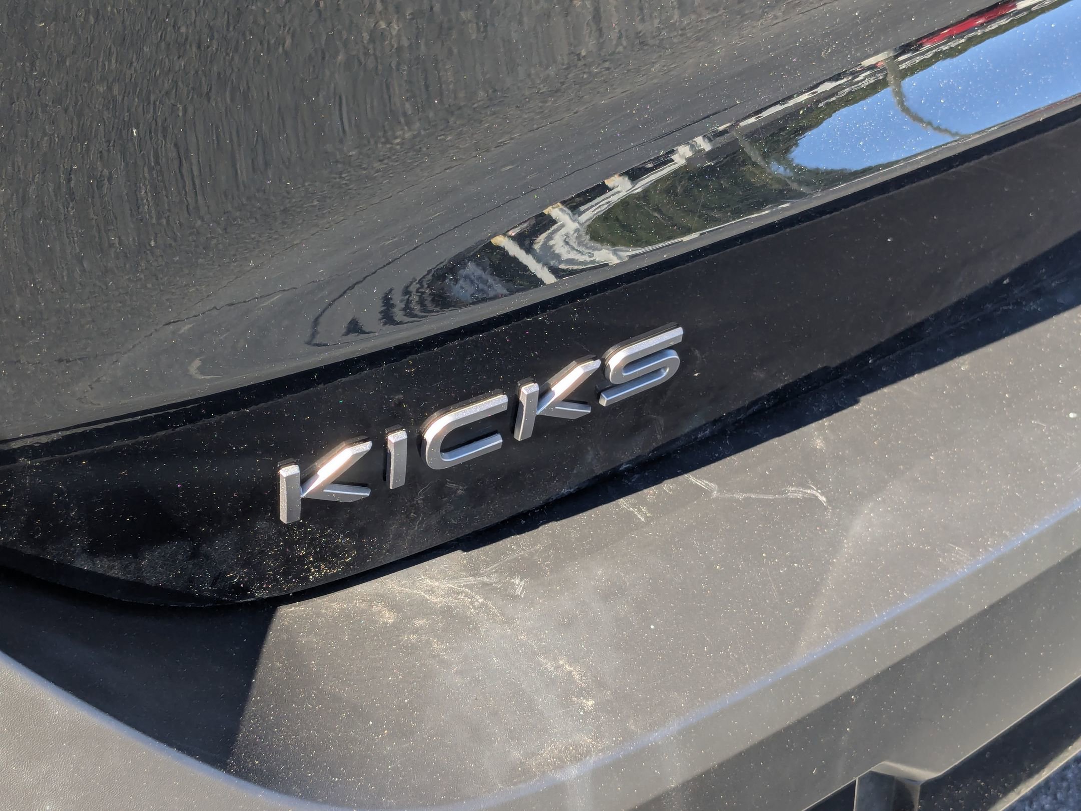 Used 2025 Nissan Kicks SR w/ Illumination Package image 29