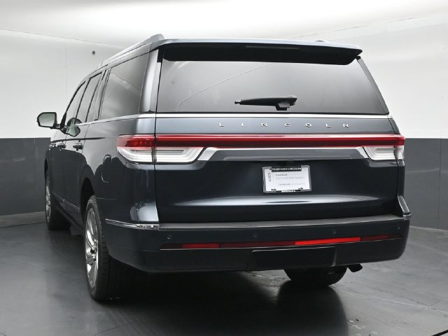 Certified 2024 Lincoln Navigator L Reserve AWD/4WD image 6