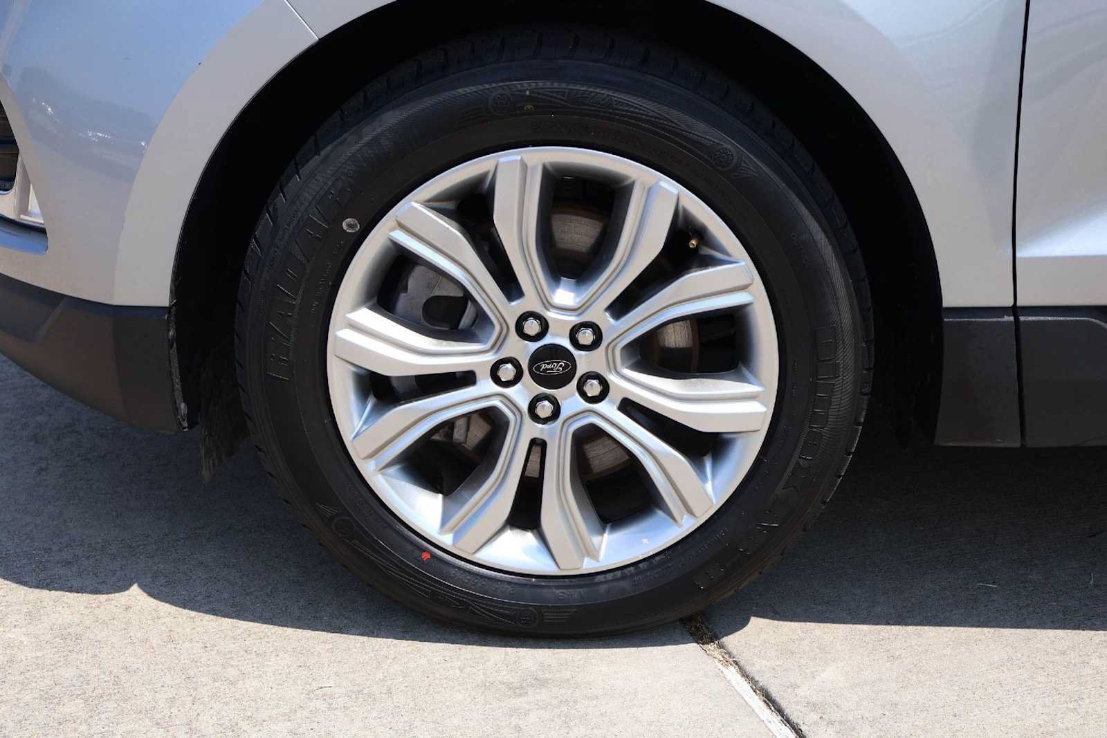 Used 2024 Ford Edge Titanium AWD/4WD image 8