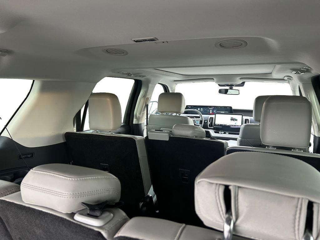 Used 2025 Ford Expedition Max Active image 26