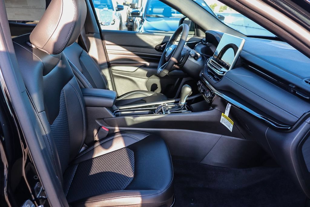 New 2026 Jeep Compass Latitude AWD/4WD image 19