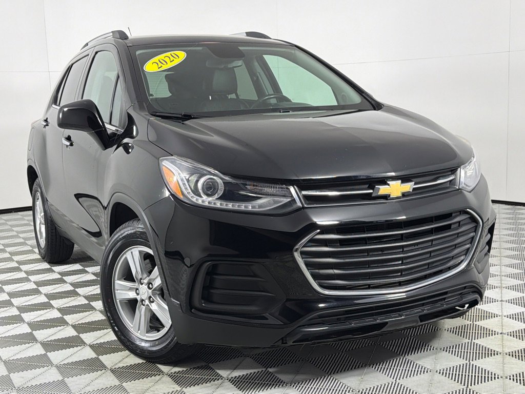Used 2020 Chevrolet Trax LT w/ Driver Confidence Package image 2