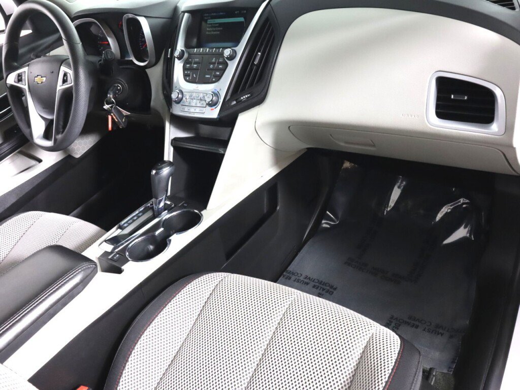 Used 2017 Chevrolet Equinox LT FWD image 34