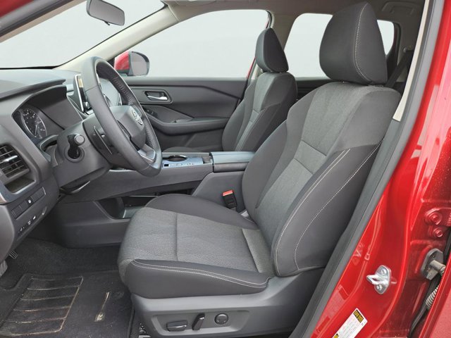 Certified 2025 Nissan Rogue SV image 12