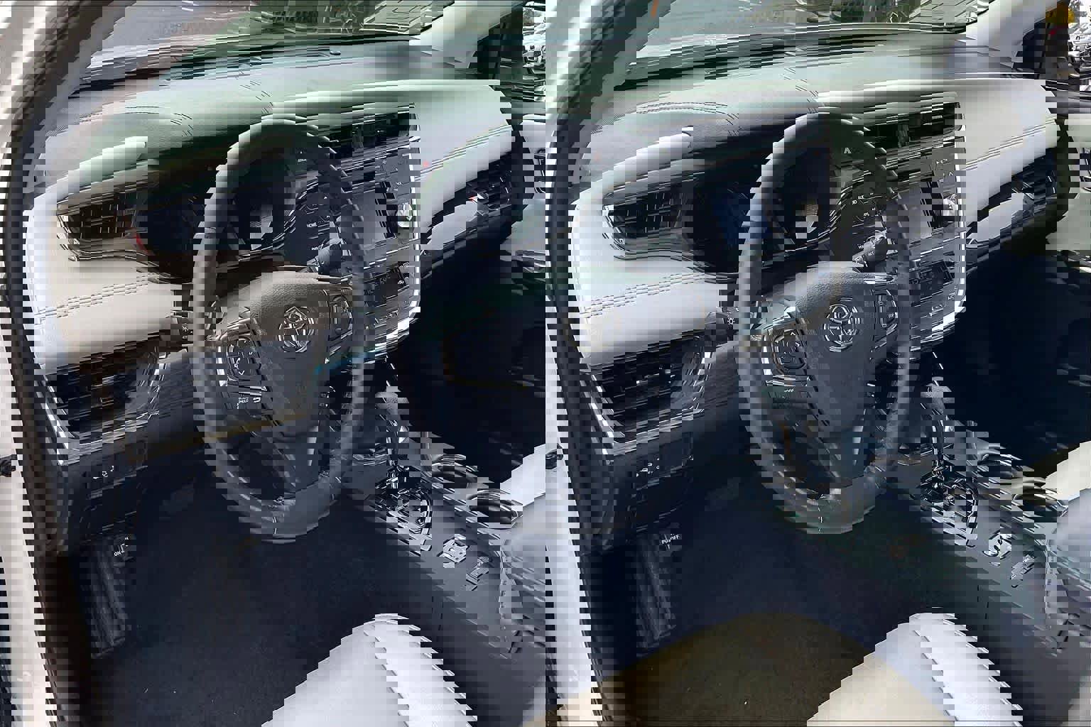 Used 2015 Toyota Avalon XLE image 15