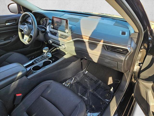 Used 2024 Nissan Altima 2.5 SV image 20