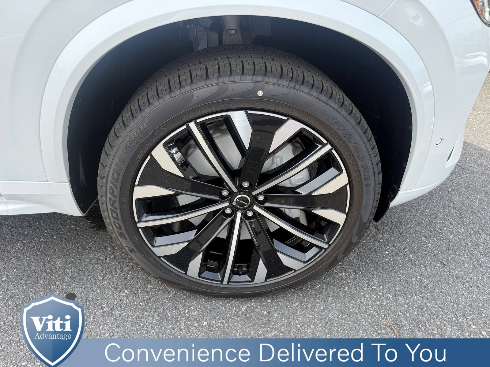 New 2027 Volvo XC90 B6 Plus AWD/4WD image 9