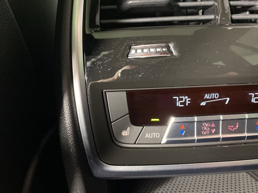 Certified 2025 BMW X7 M60i image 30