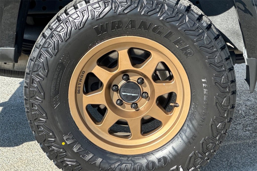 Used 2020 Chevrolet Colorado Z71 w/ Z71 Midnight Edition image 24