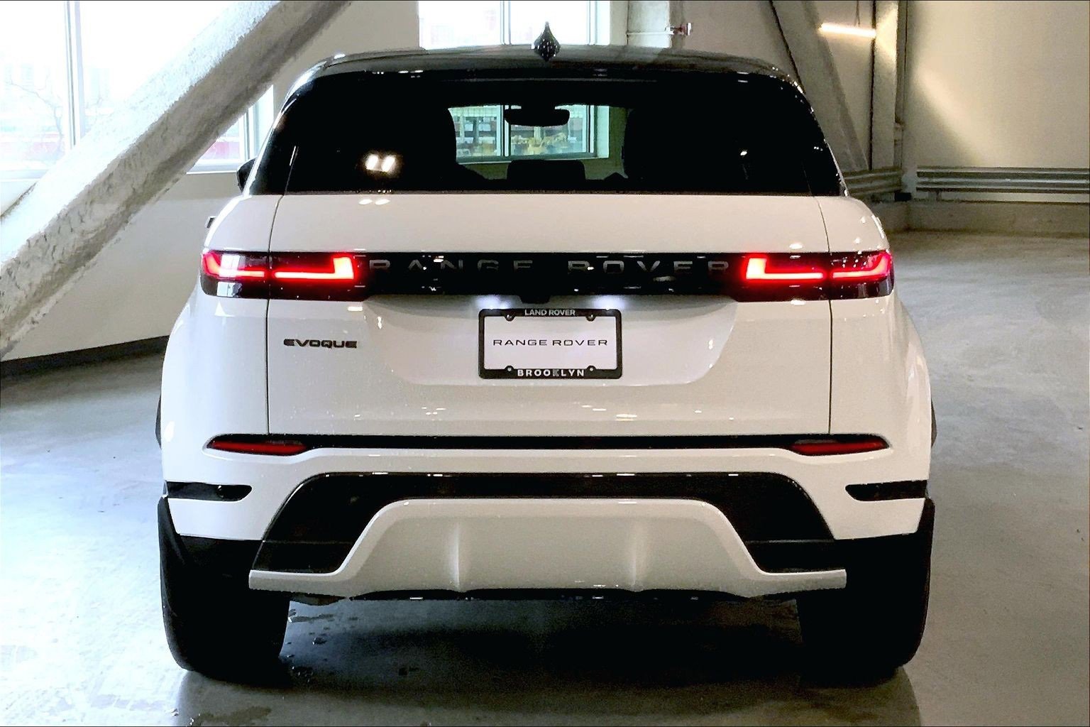 New 2026 Land Rover Range Rover Evoque Dynamic SE image 4