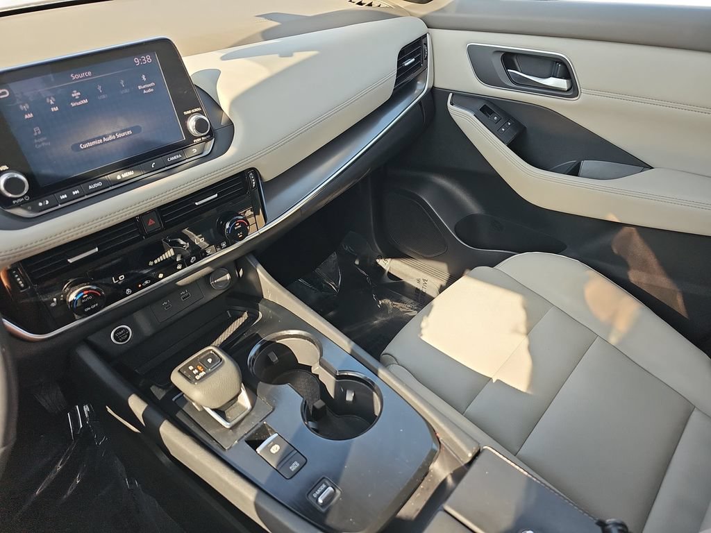 Used 2021 Nissan Rogue SV w/ Premium Package FWD image 24