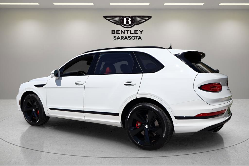 Used 2025 Bentley Bentayga image 3