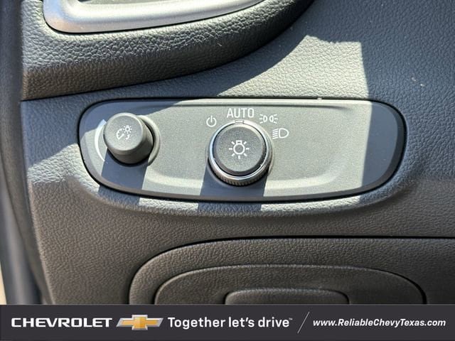 Used 2022 Chevrolet Trax LT w/ LT Convenience Package FWD image 24