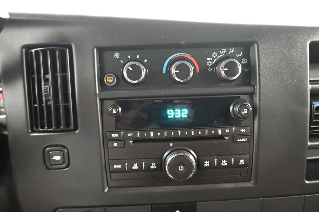 Used 2014 Chevrolet Express 3500 LS RWD image 16