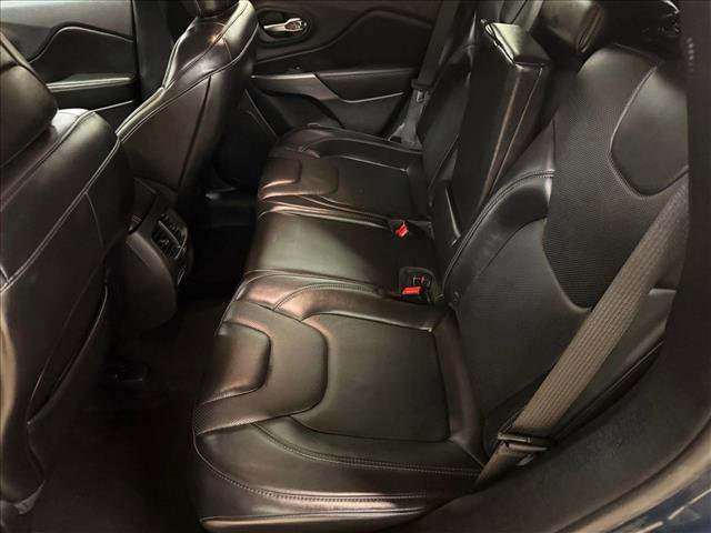 Used 2019 Jeep Cherokee Limited image 19