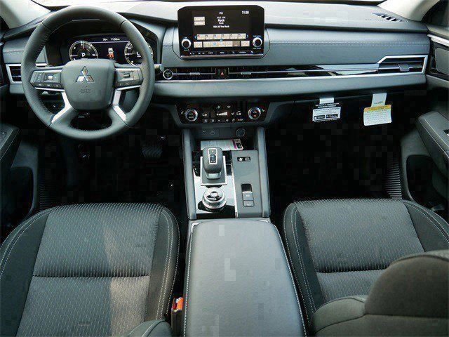 New 2025 Mitsubishi Outlander ES image 7