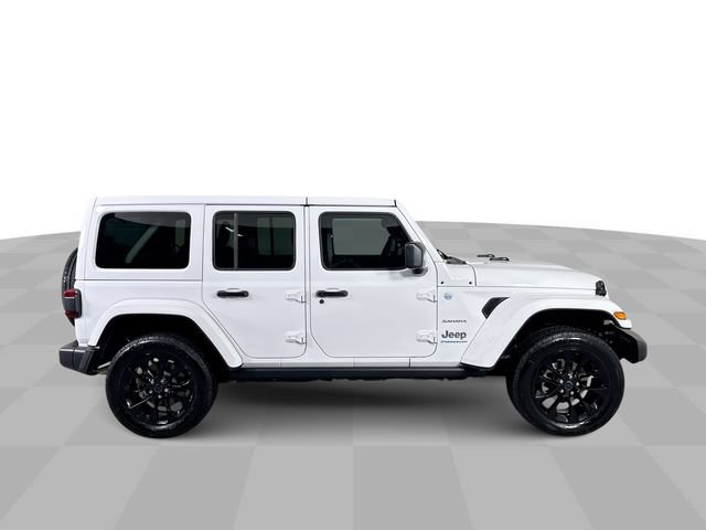 Used 2024 Jeep Wrangler Unlimited Sahara w/ Technology Group AWD/4WD image 9