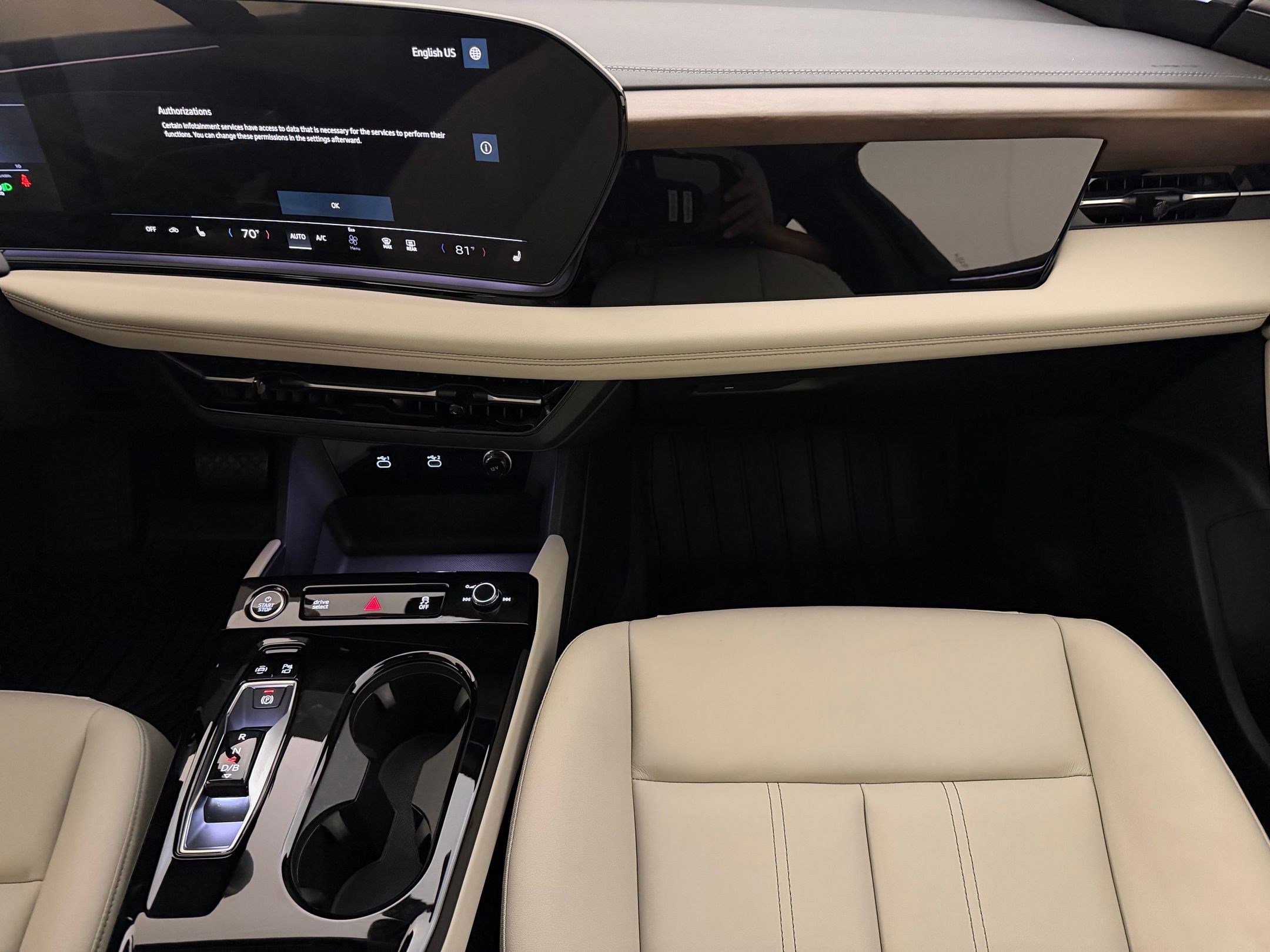 Used 2025 Audi A6 e-tron Premium w/ Convenience Package RWD image 29