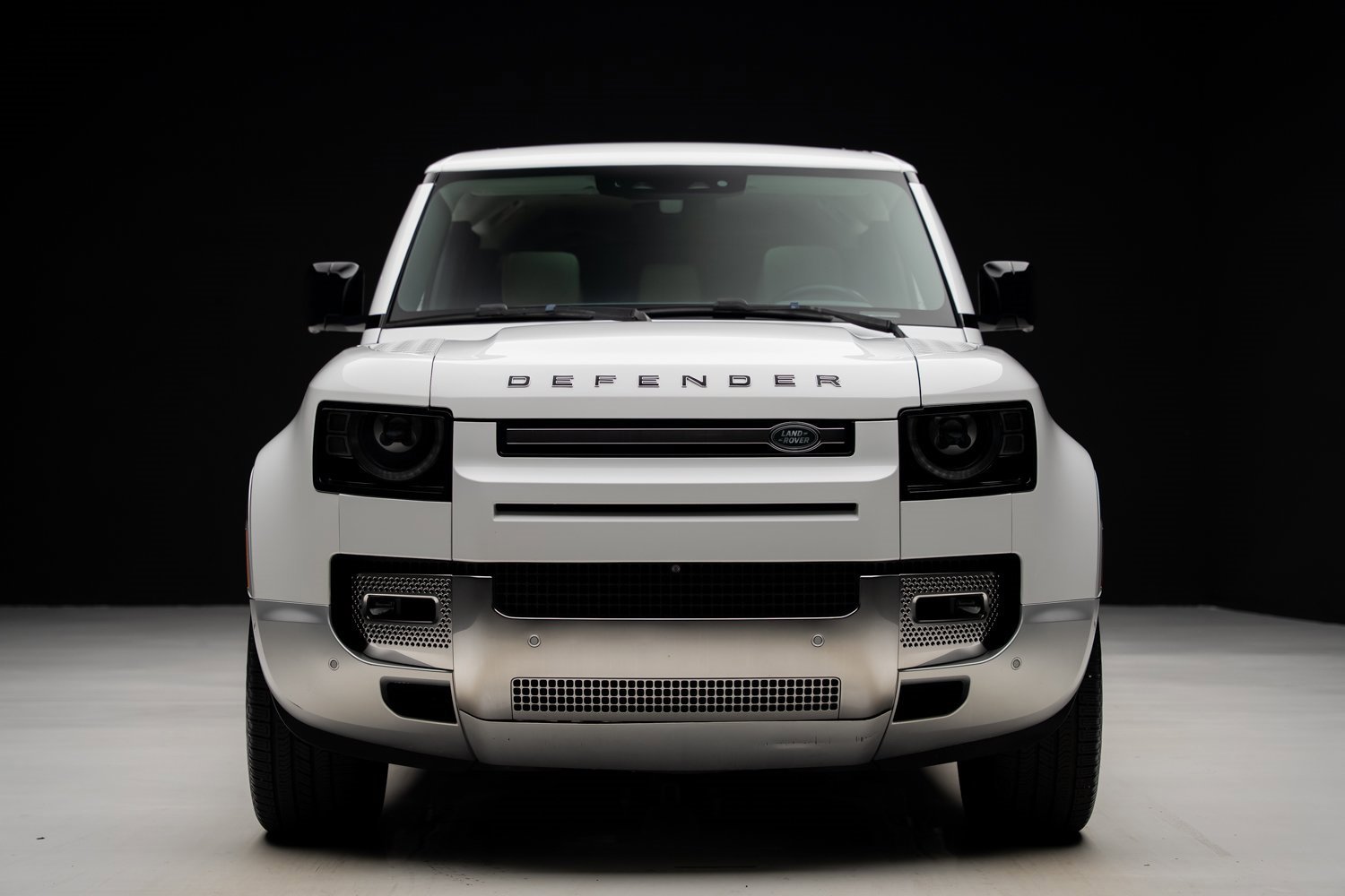 Used 2023 Land Rover Defender 130 First Edition image 7